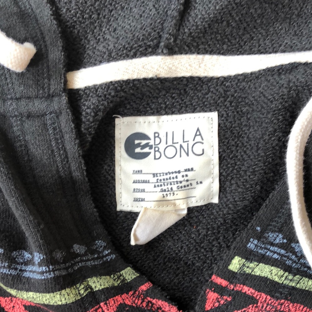 Black cropped small billabong v neck hoodie